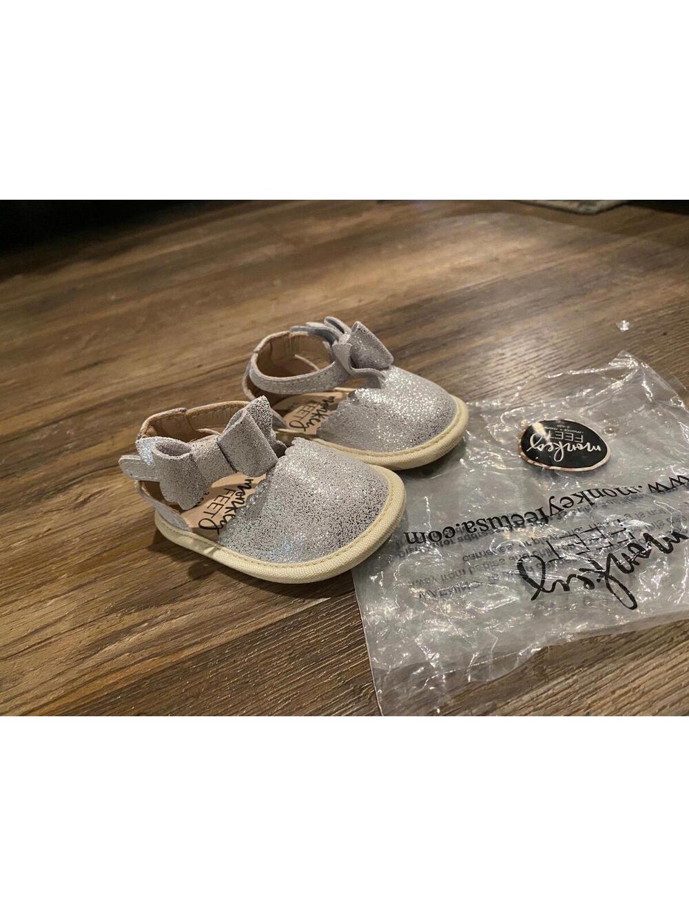 NEW Monkey Feet Infant Girls Silver Glitter Holiday Bow Shoes Sz 3-6m